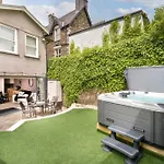 Rosemount Lake District Townhouse With Hot Tub