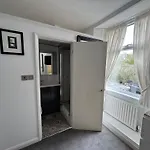 Denecrest Guest House