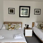Denecrest Guest House