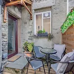 Slate Cottage