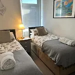 Woodland Cottage - Private Courtyard - Pet Friendly Retreat In The Heart Of Windermere