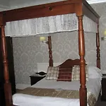 Crompton House