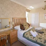 Southview Guest House And Indoor Pool