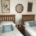 Oakleaf Apartment