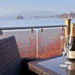 Lodge On The Lake