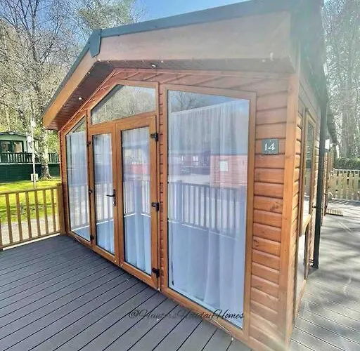Hartland Lodge - White Cross Bay Holiday Park