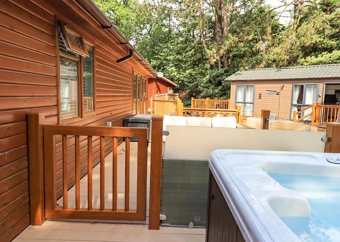 Lakes Lodge