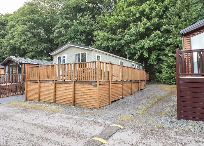 Acorn Lodge
