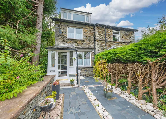 Sunny Brae, Dog Friendly Windermere Cottage