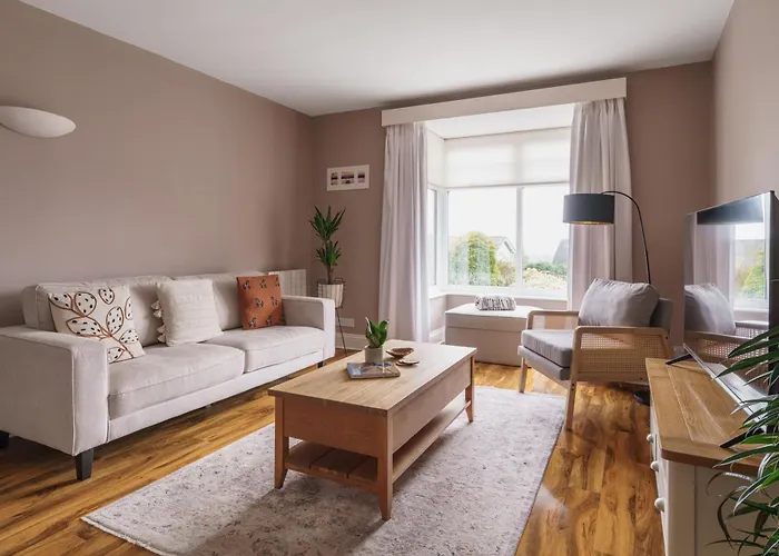 Heathmere- Lovely Views, Free Parking, Pet Friendly