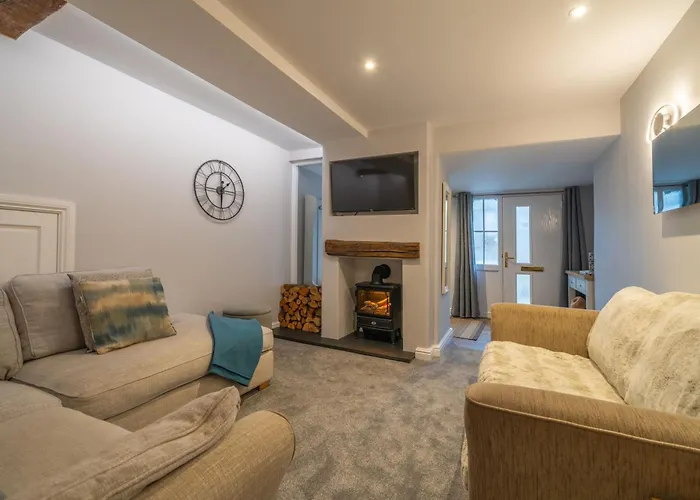 Laburnum Cottage - Windermere Town Centre, With Parking
