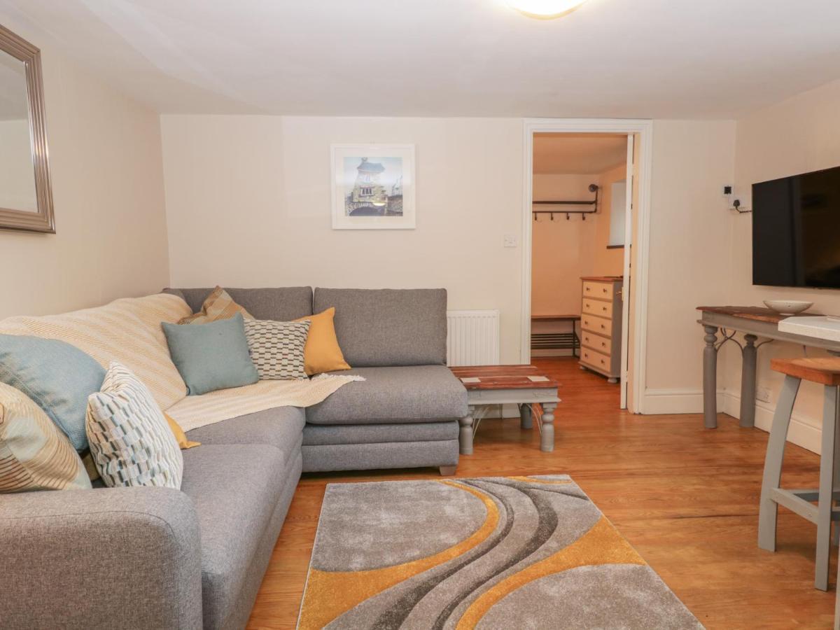 Aarons Place Apartment *