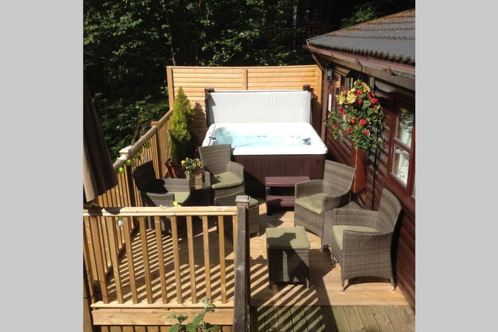 Mistletoe One Luxury With Hot Tub *