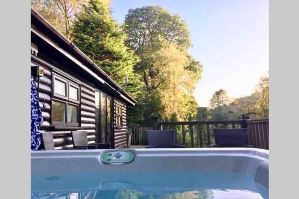 Holiday home Mistletoe One Luxury With Hot Tub *