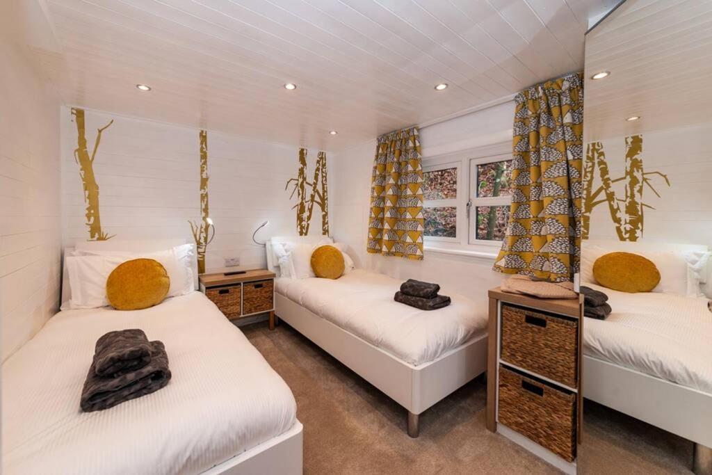Mistletoe One Luxury With Hot Tub Holiday home