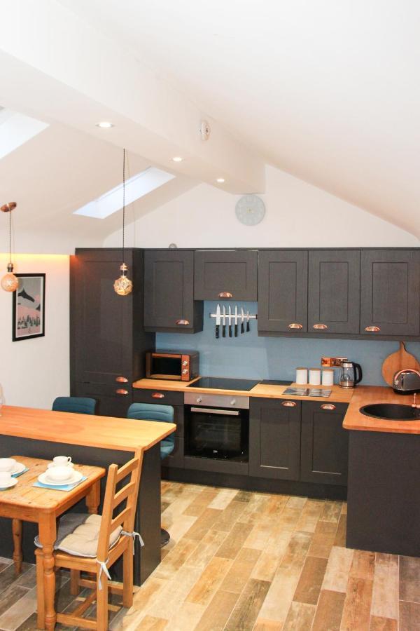 The Bird House At Invergarry Apartment *