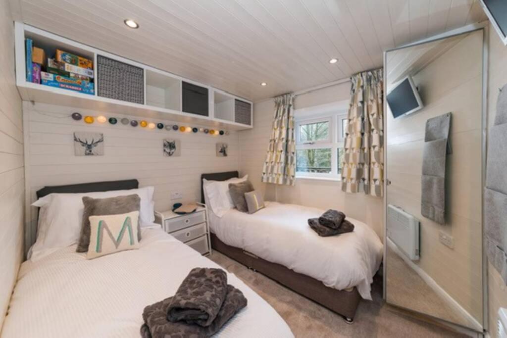 Mistletoe One Luxury With Hot Tub Holiday home *