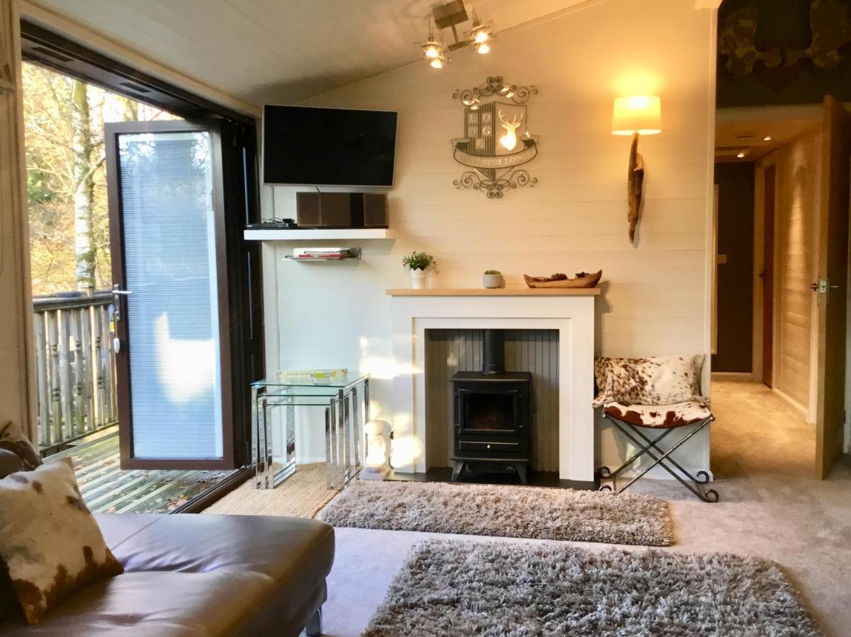 Mistletoe One Luxury With Hot Tub Holiday home