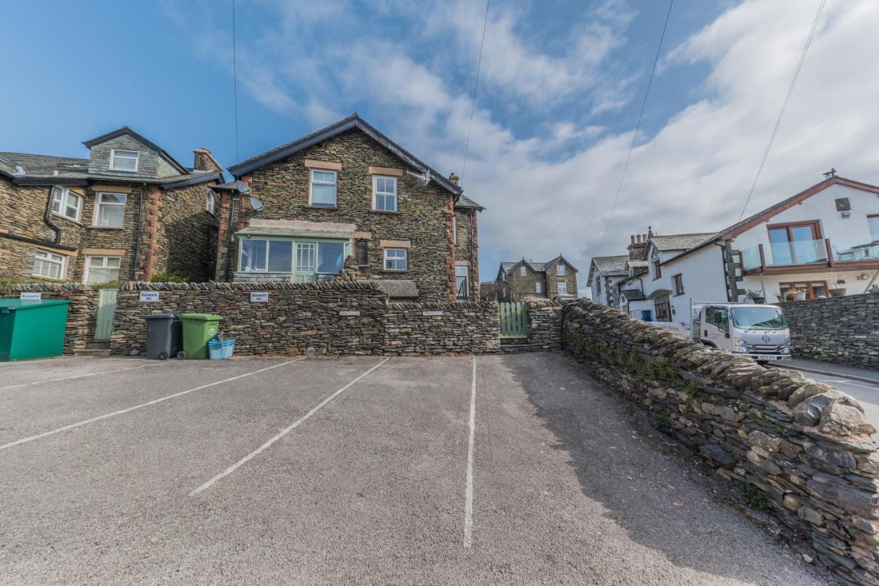 Holly-wood Guest house 4*