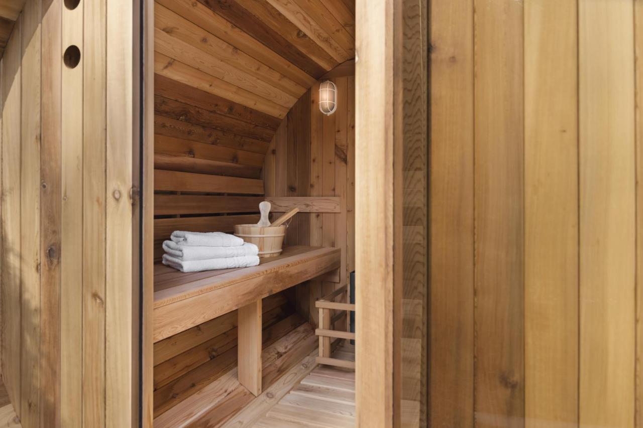 Woodlands Family Retreat With Hot Tub And Sauna Holiday home