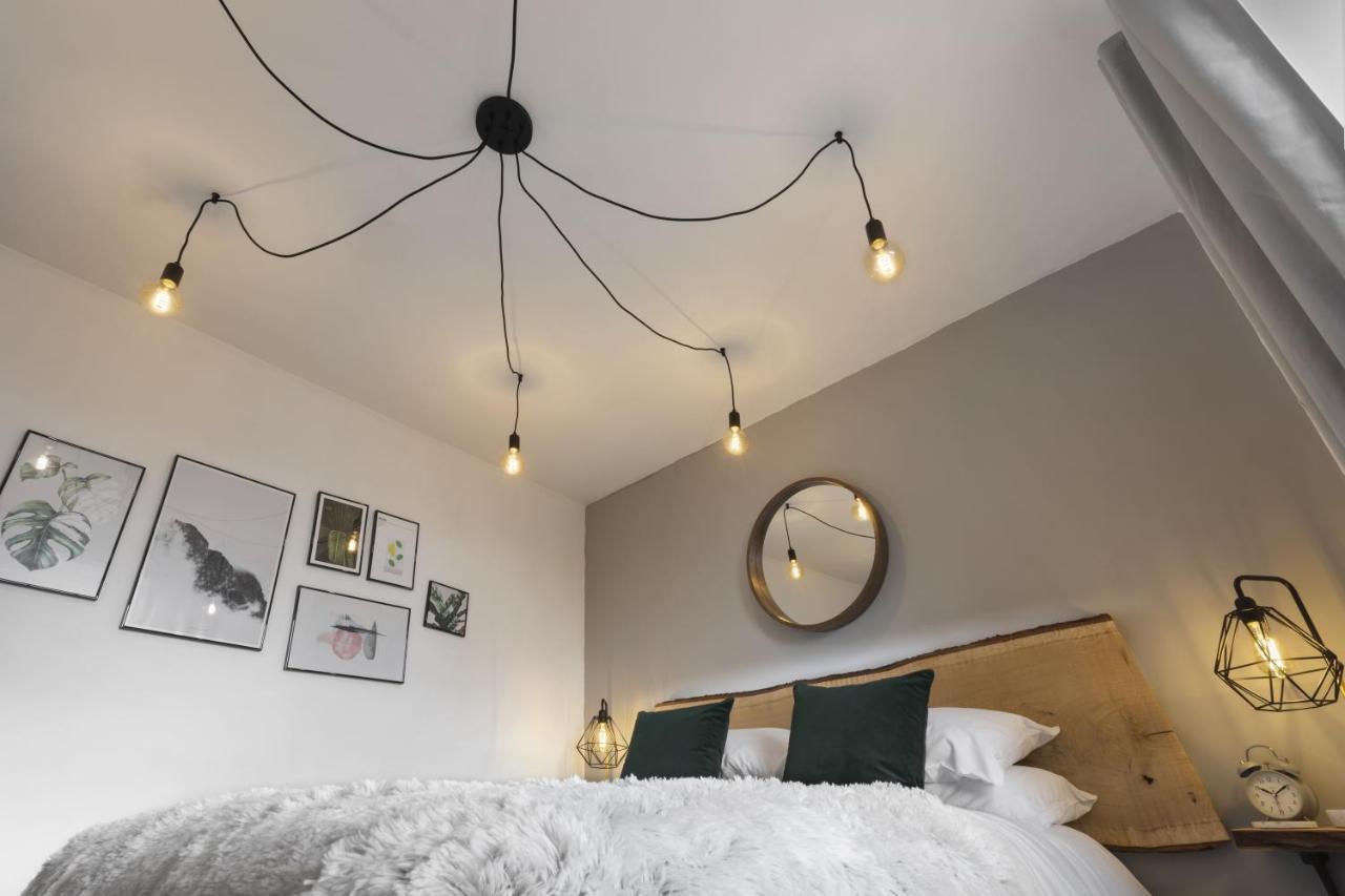 - Guest house