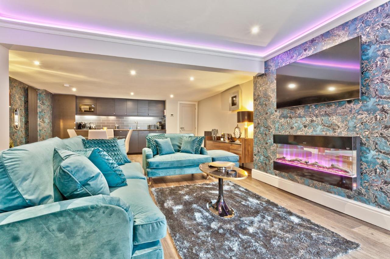 The Mews Boutique Deluxe Apartments, Sleep 2-6 People , Central Location, Free Parking * Windermere