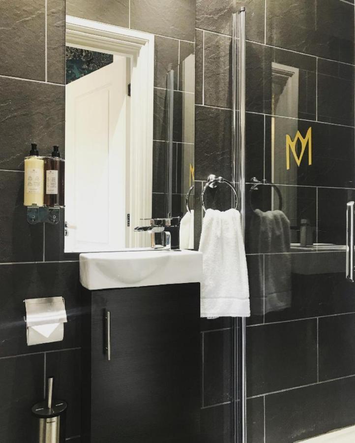 The Mews Boutique Deluxe Apartments, Sleep 2-6 People , Central Location, Free Parking *