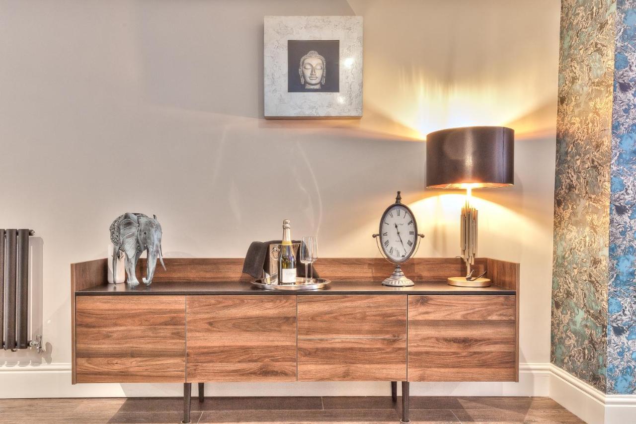 Apartamento The Mews Boutique Deluxe Apartments, Sleep 2-6 People , Central Location, Free Parking