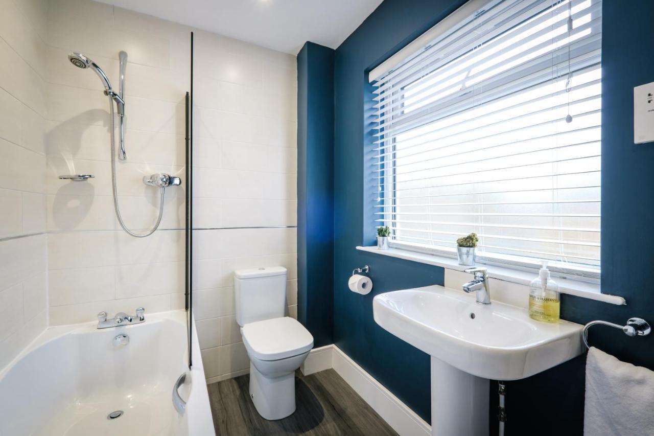 Rockside - Luxury 1 Bedroom With Hot Tub, Location, Parking And Pet Friendly