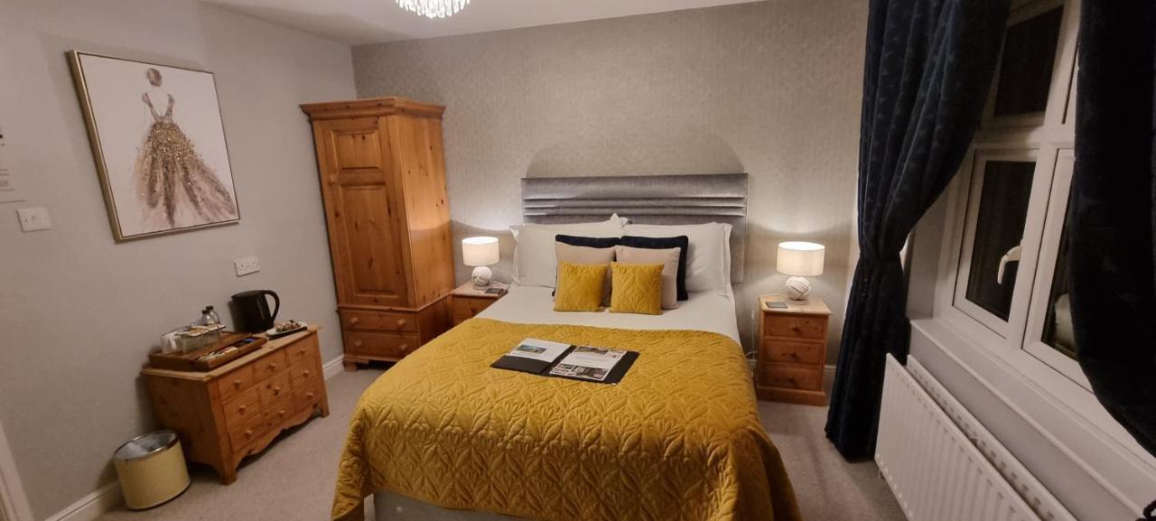 The Howbeck & The Retreat Incl Off-site Health Club And Parking Ev Point Available Guest house