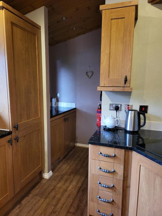Cheerful 3 Bedroom At White Cross Bay Holiday home Windermere