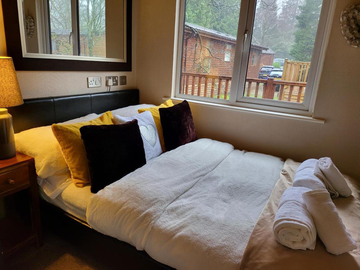 Cheerful 3 Bedroom At White Cross Bay Holiday home Windermere