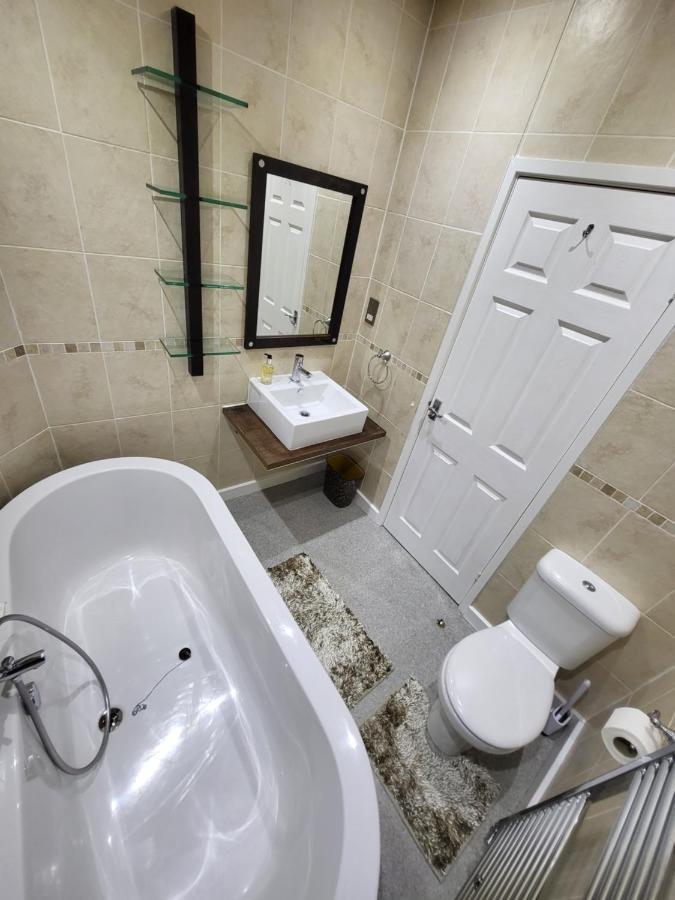 Cheerful 3 Bedroom At White Cross Bay Holiday home *