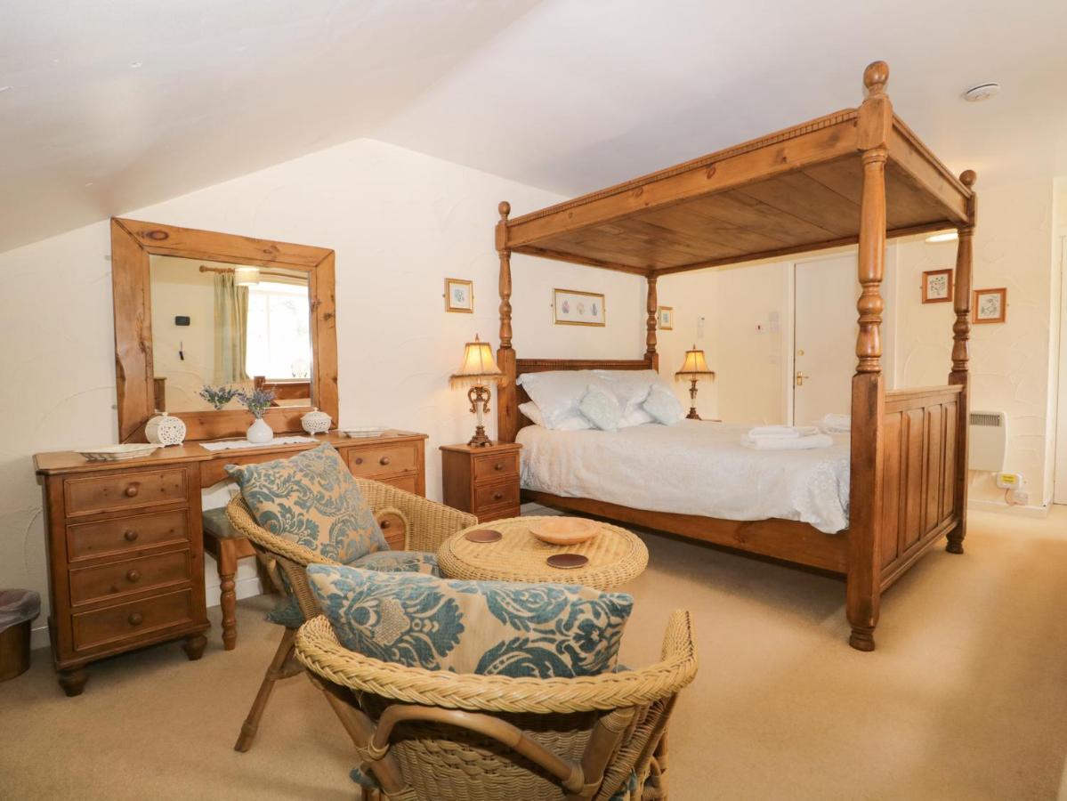Holiday home Owl Barn, *