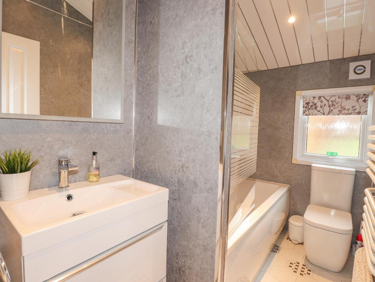 Holiday home Limefitt