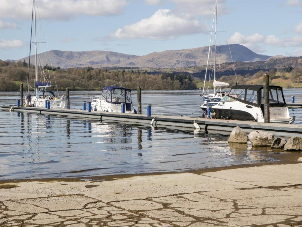 Badgers Hollow * Windermere