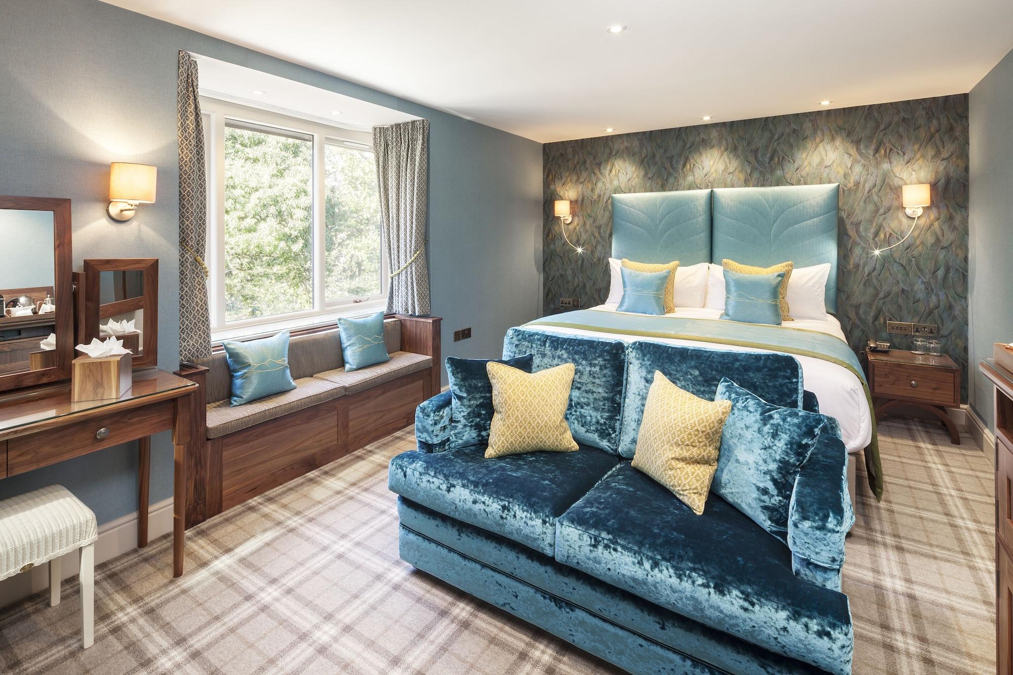 Cedar Manor Country house