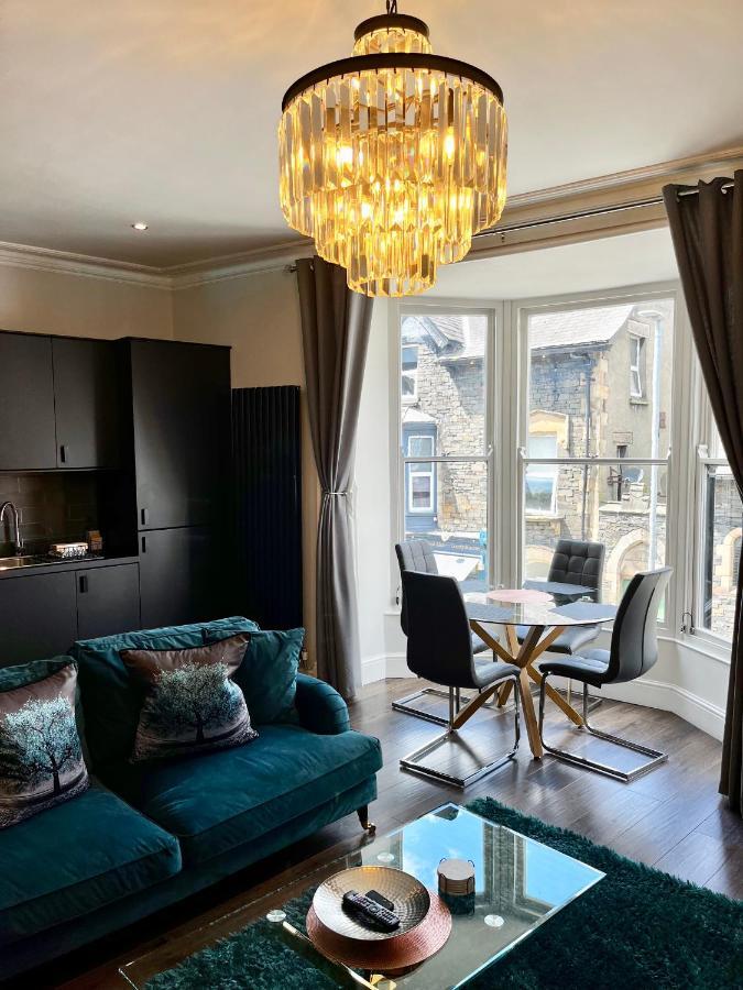 The Mews Boutique Deluxe Apartments, Sleep 2-6 People , Central Location, Free Parking *