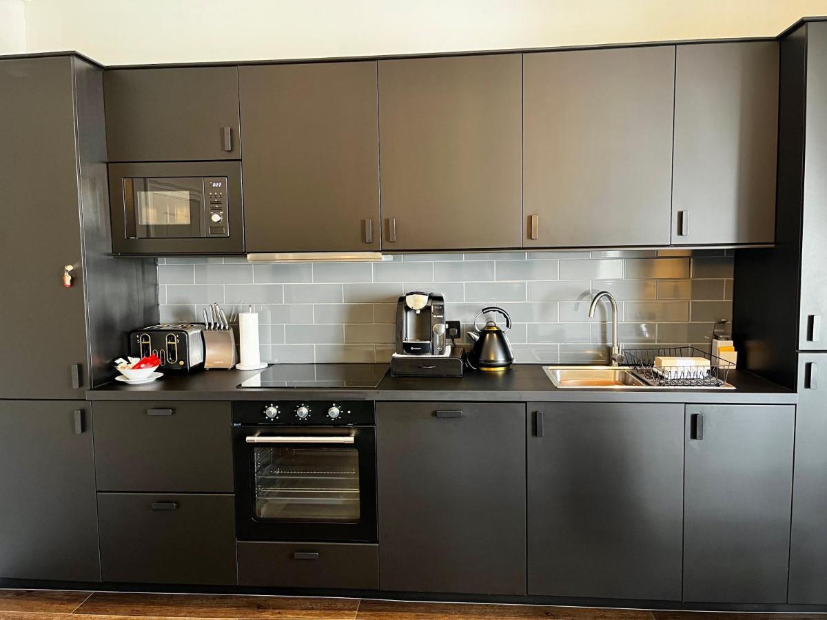 The Mews Boutique Deluxe Apartments, Sleep 2-6 People , Central Location, Free Parking Apartamento *