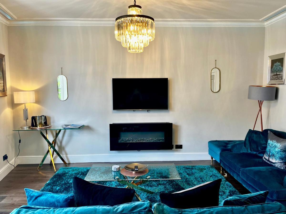 The Mews Boutique Deluxe Apartments, Sleep 2-6 People , Central Location, Free Parking Apartamento