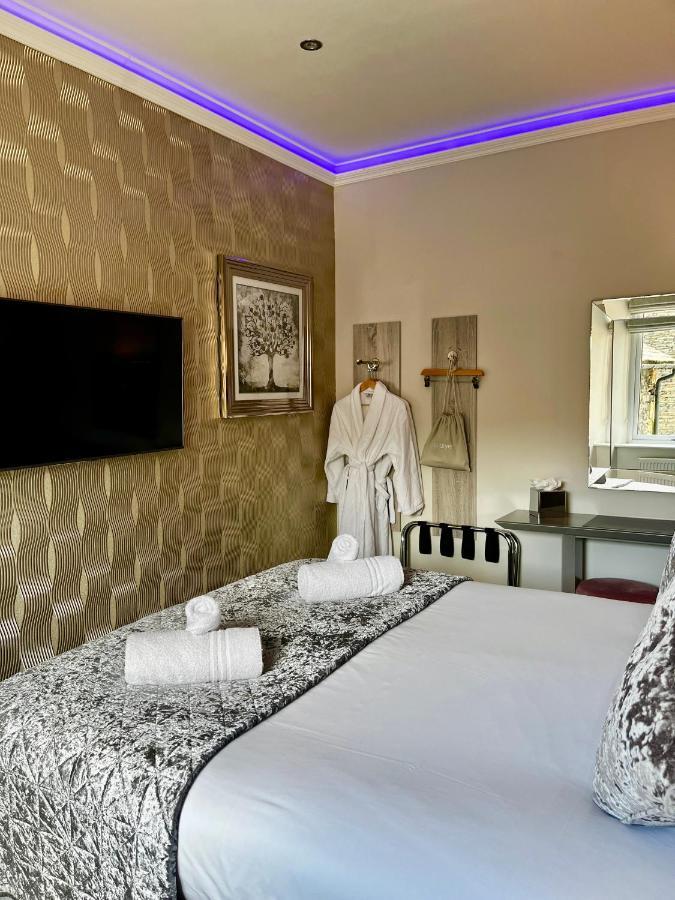 The Mews Boutique Deluxe Apartments, Sleep 2-6 People , Central Location, Free Parking *