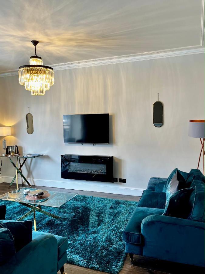 The Mews Boutique Deluxe Apartments, Sleep 2-6 People , Central Location, Free Parking *