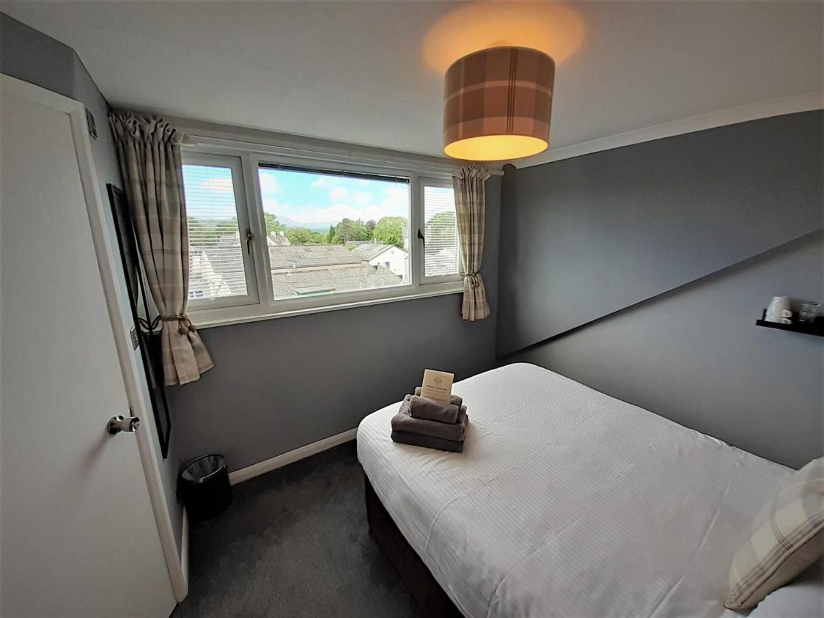 Brook House ― Free On-site Car Park