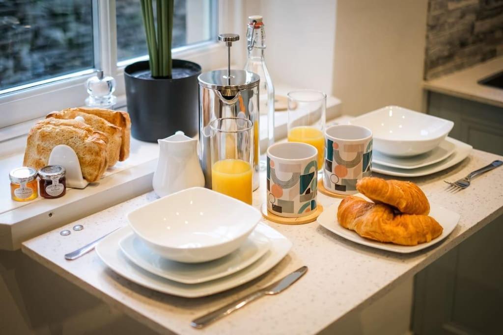 Glen Wynne: Pet-friendly With Health Club Access Apartment *