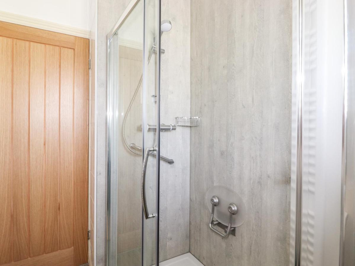 Halewood * Windermere