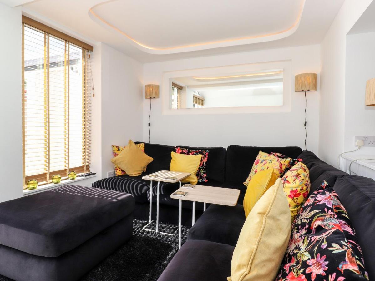 2 Alexandra Road Windermere