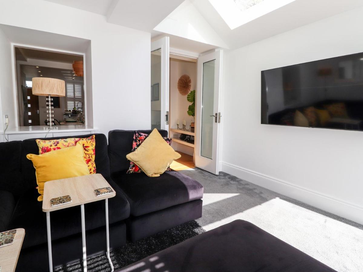 2 Alexandra Road Windermere