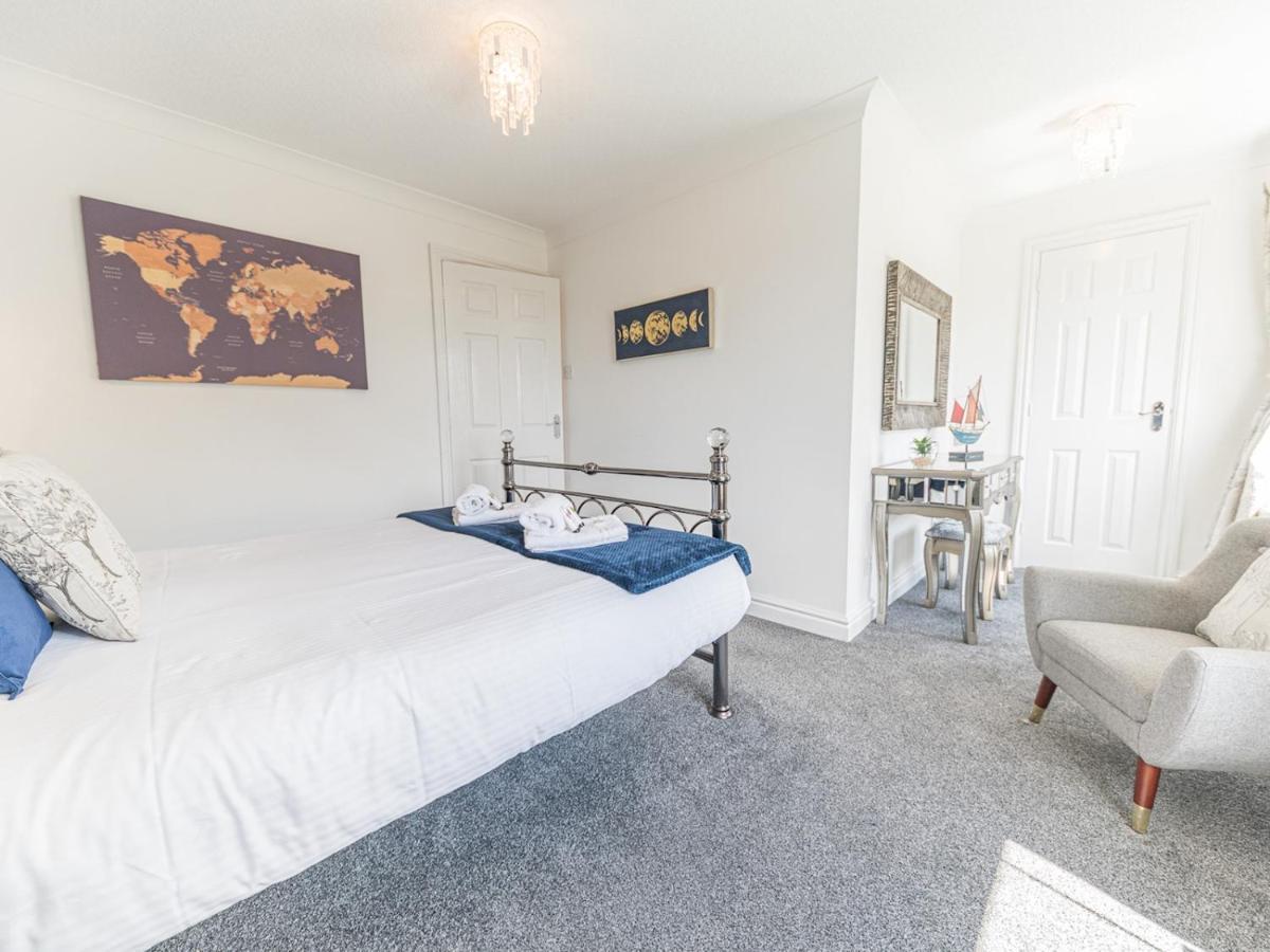 Pass The Keys Two Bed With Parking Near Bowness Centre *