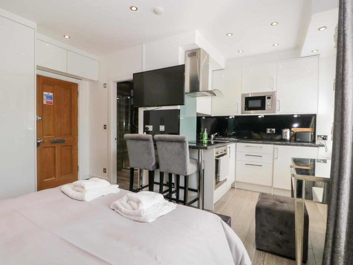 Bowness Apartment