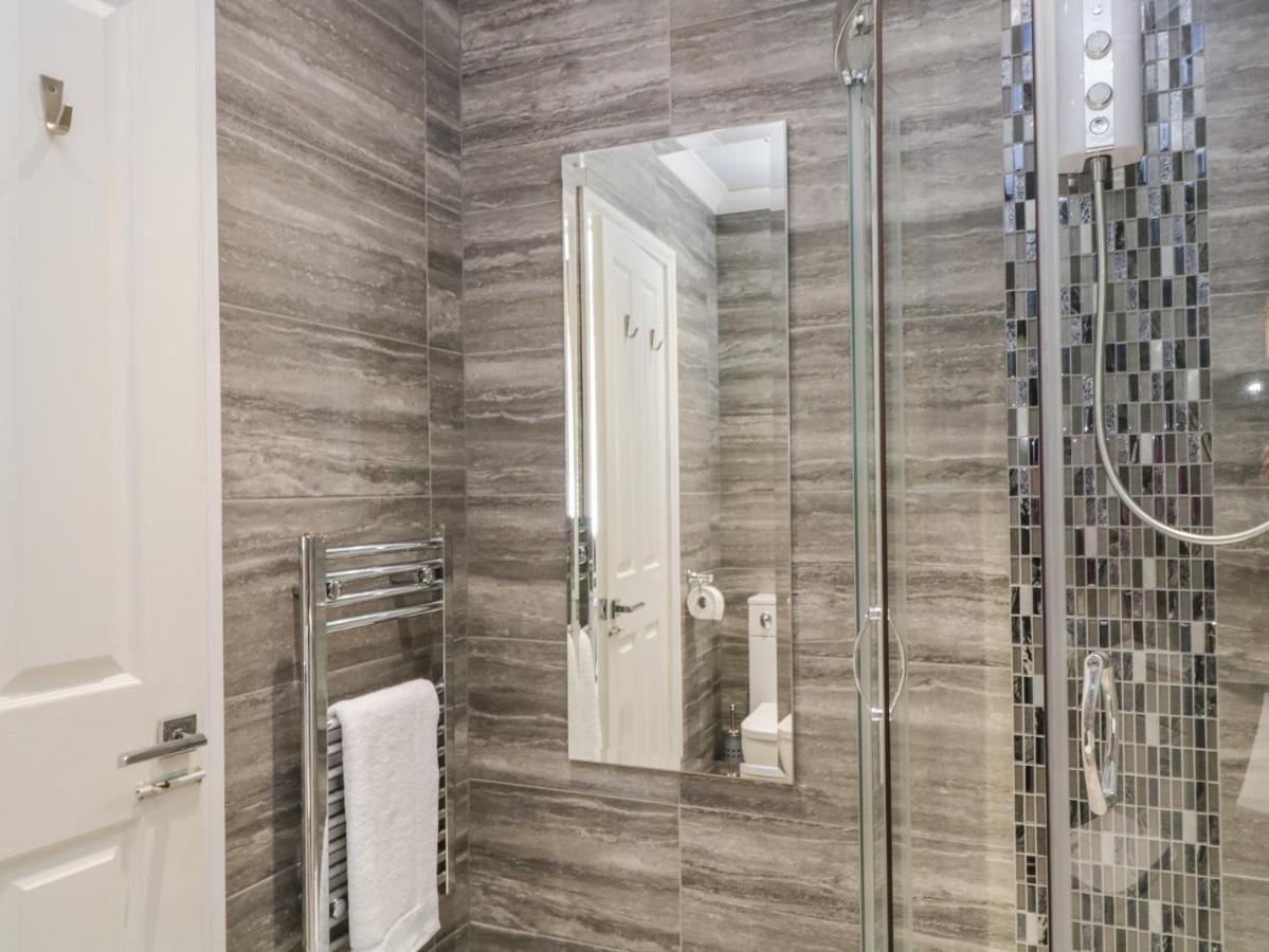 Bowness Apartment *